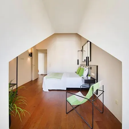 снеск Q,r-с0de First -,-apartment アパート