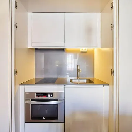 снеск Q,r-с0de First -,-apartment リスボン